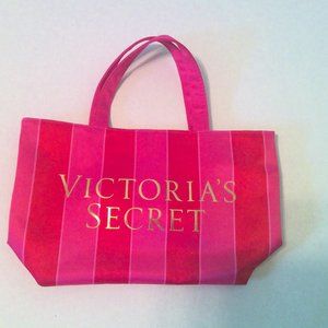 VICTORIA SECRETS SMALL TOE BAG